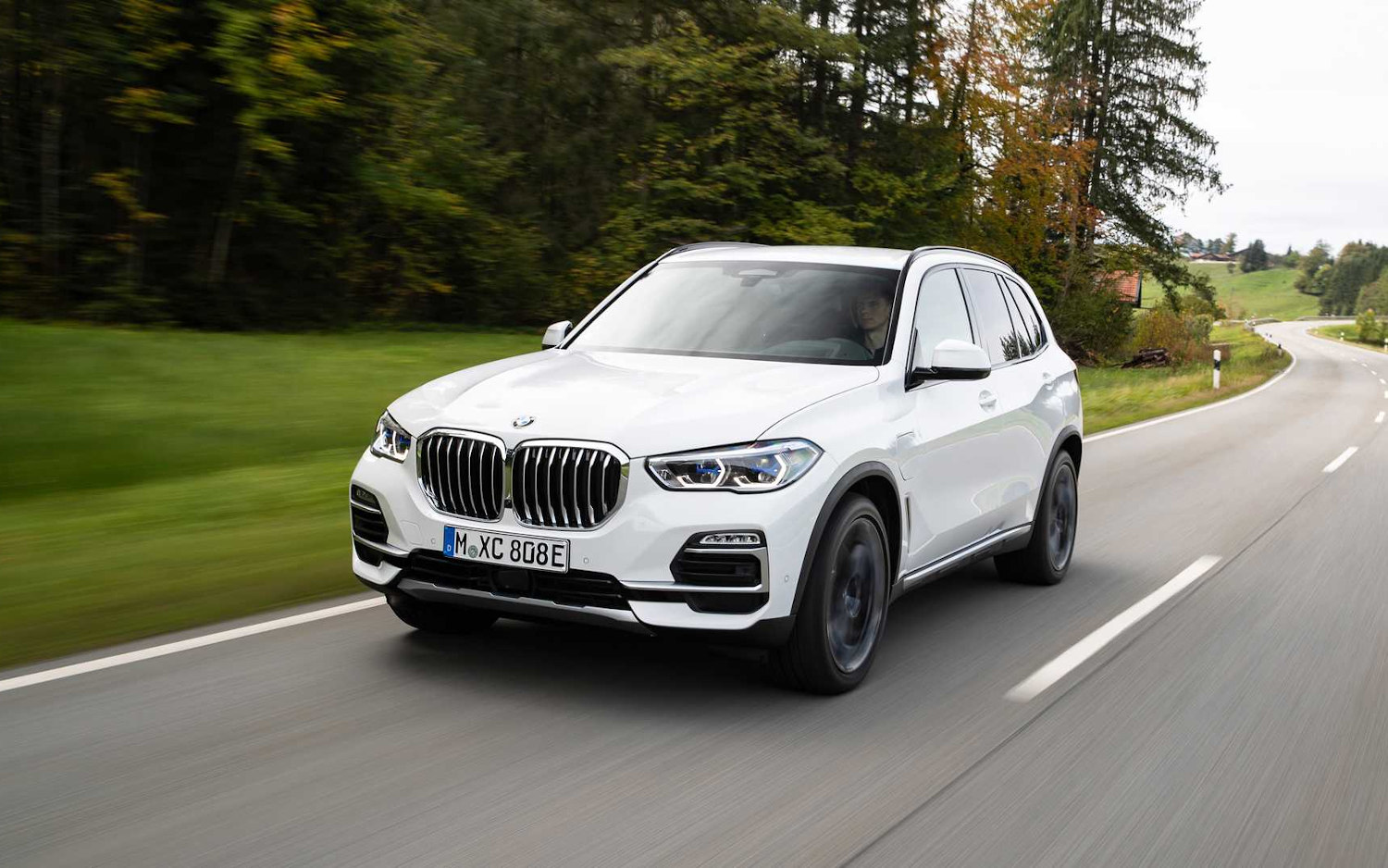 Comparison - BMW X5 xDrive45e 2021 - vs - Toyota Highlander Platinum ...